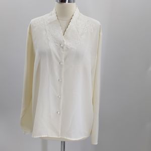 K.B. Lawrence embroidered v neck blouse-sz XL